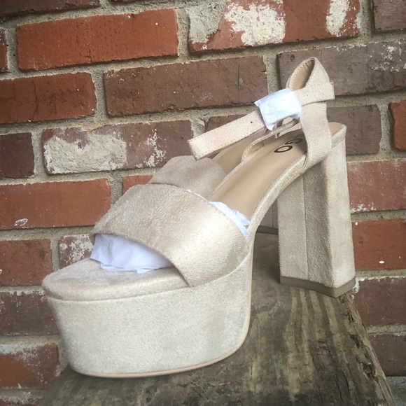Nude Platform Heel - Picture 2 of 5